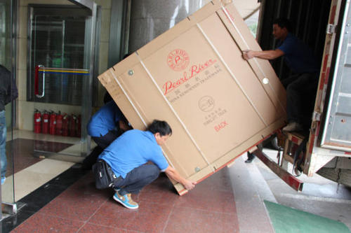 紫云钢琴贵重工艺品无忧运